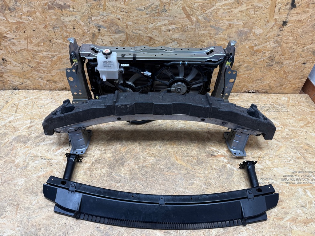 фото №8, Перед kompletny toyota corolla e21 1,8 гибрид sedan