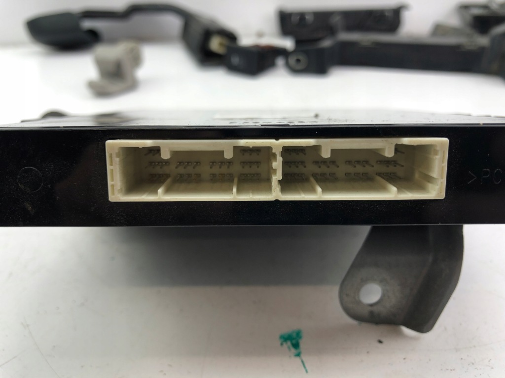 фото №4, Toyota avensis модуль блок управления 89690-05130