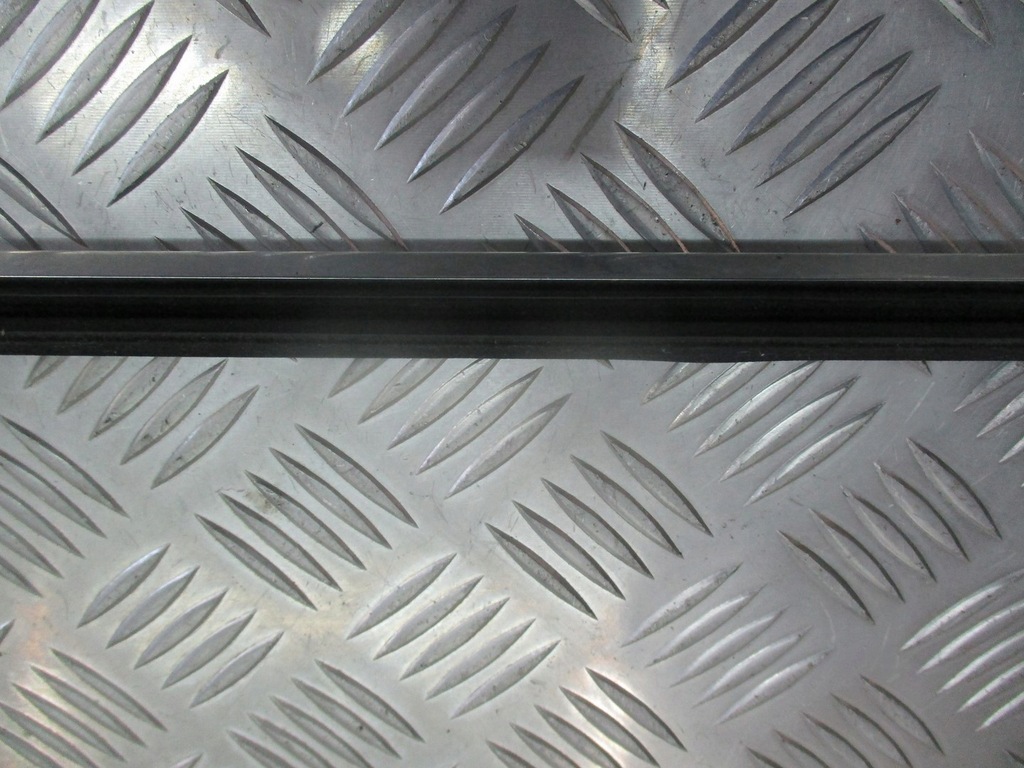 фото №2, Молдинг ущільнювач правий перед renault laguna iii 2.0 dci