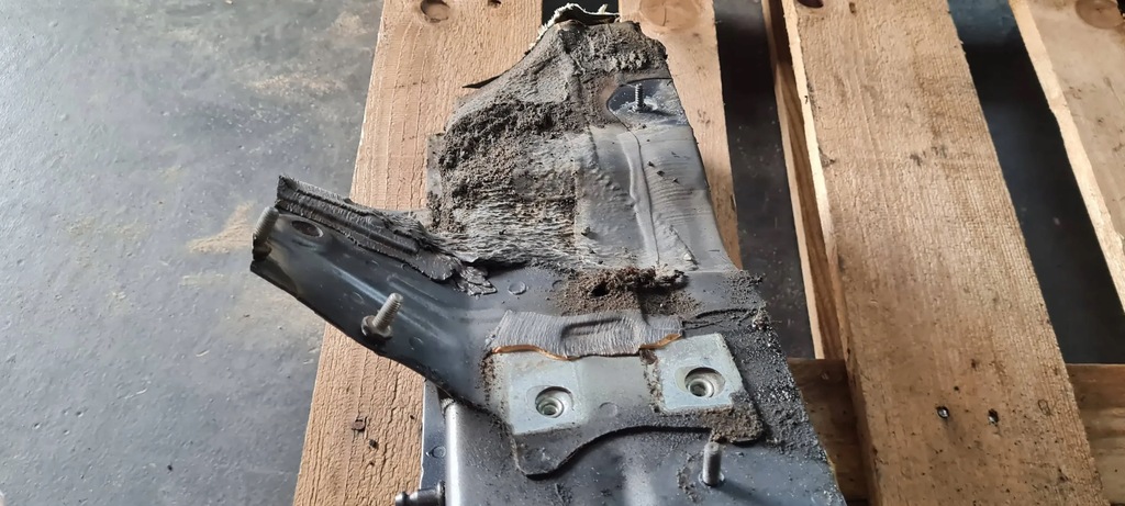 фото №9, A4 b9 8w s4 лонжерон левая левый перед lx7r a5 8w s5