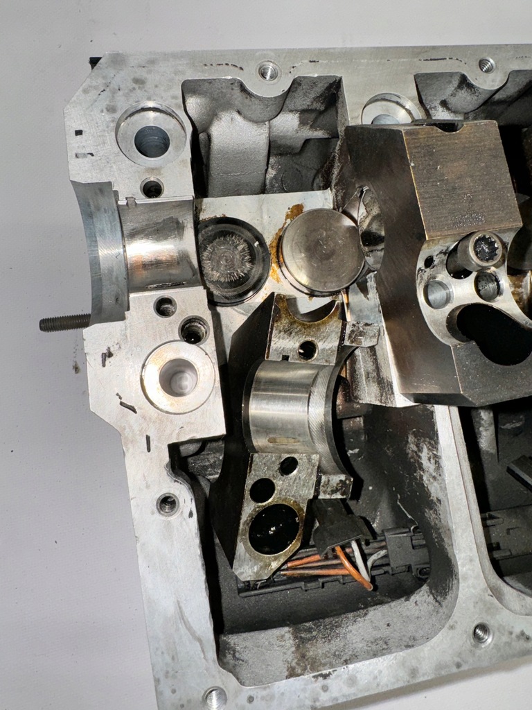 фото №5, Головка audi vw 1.9 tdi bls audi оригінальний номер 038103373r вал розподільного валу головка