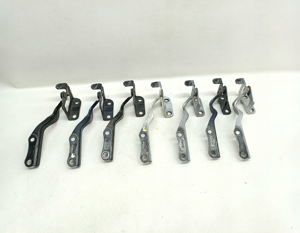 фото №1, Петля капот лівий toyota prius iii 09-15r