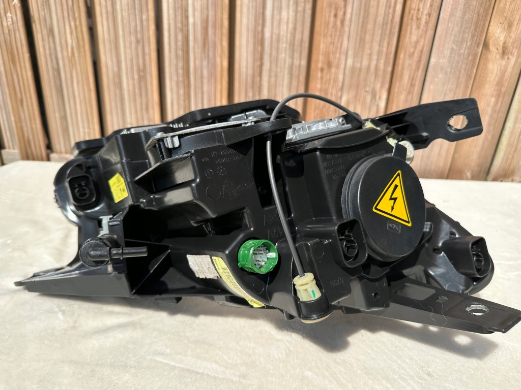 Maserati quattroporte vi 13-16 ксенон ліва лампа америка поворотна m156 Ціна