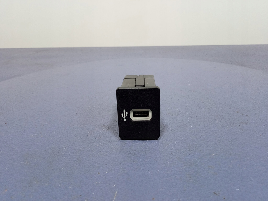 фото №1, Ford puma mk2 роз'єм вхід usb hs7t-14f014-ae