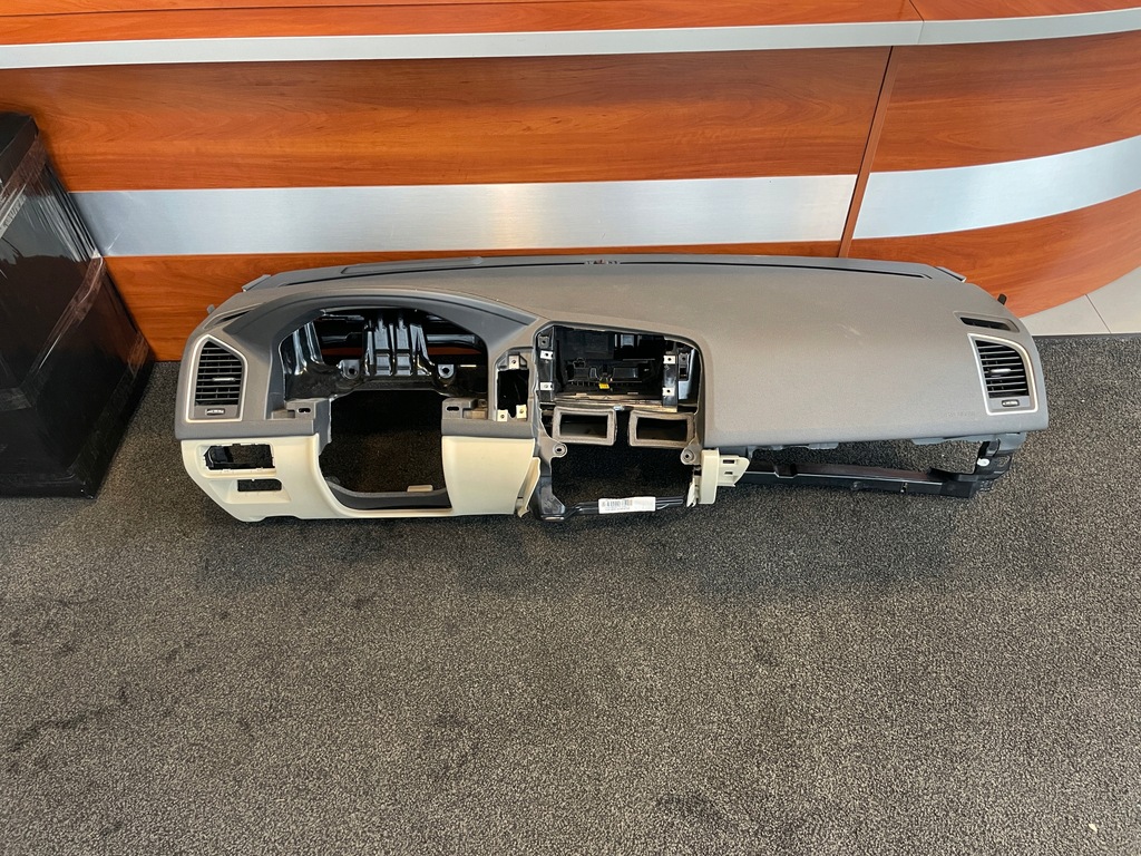 фото №1, Volvo xc60 приборная панель консоль радар lift