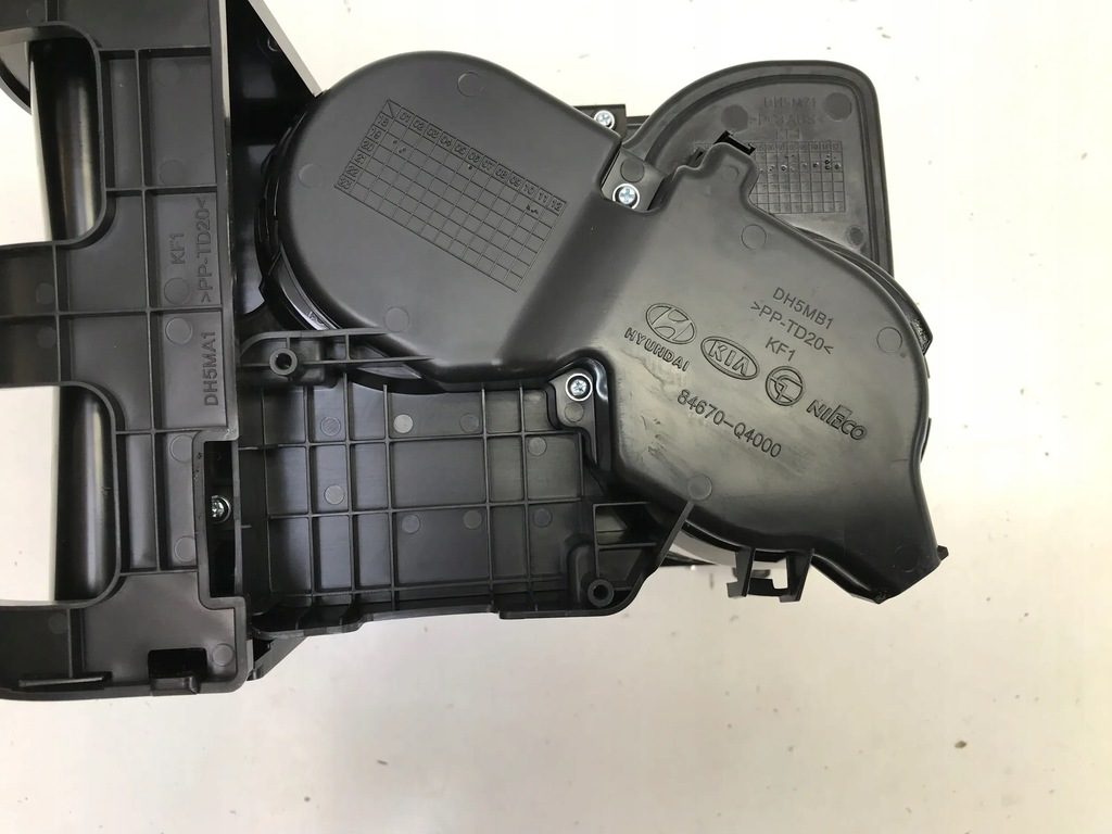 фото №10, Kia niro i e-niro lift 2022 бардачок туннель кронштейн na кружка напитки 84670q4000