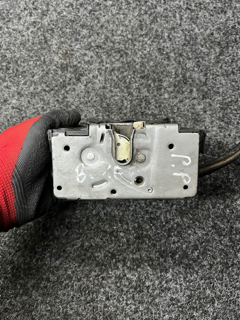 Замок дверь правый перед boxer ii jumperii ducato iii 1350147080 Киев