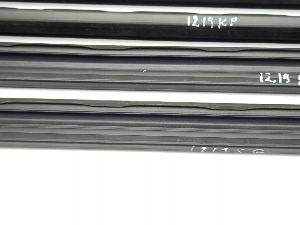 фото №10, Peugeot 2008 ii 2021 комплект прокладка стекло дверь передних