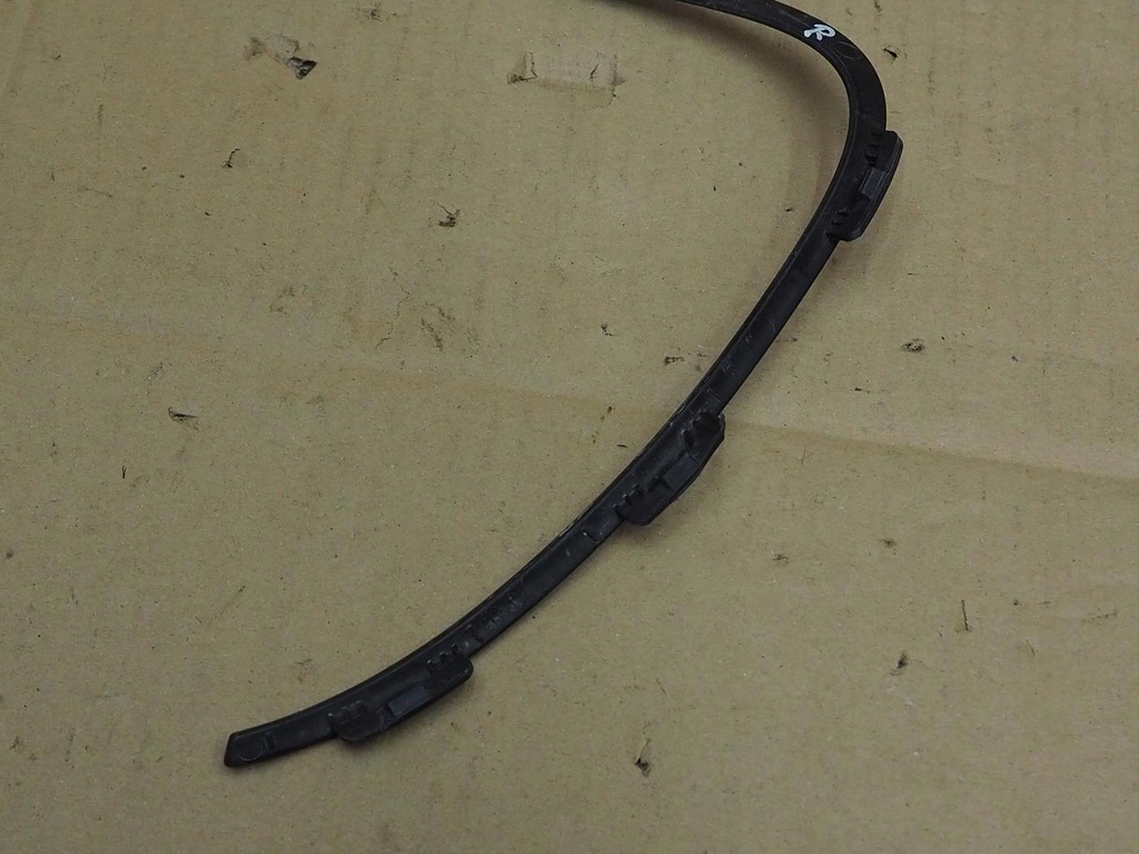 фото №12, Mercedes w206 молдинг бампера перед левая