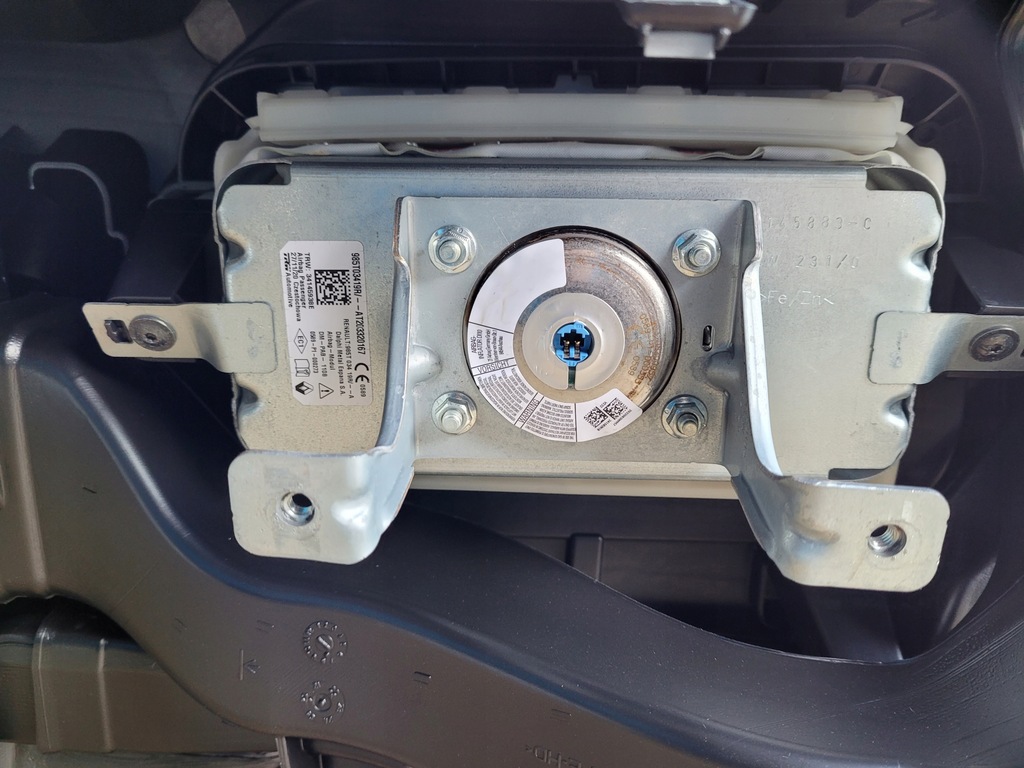 фото №10, Renault twingo iii lift панель приладів приладова консоль панель приладів подушка безпеки оригінал fv