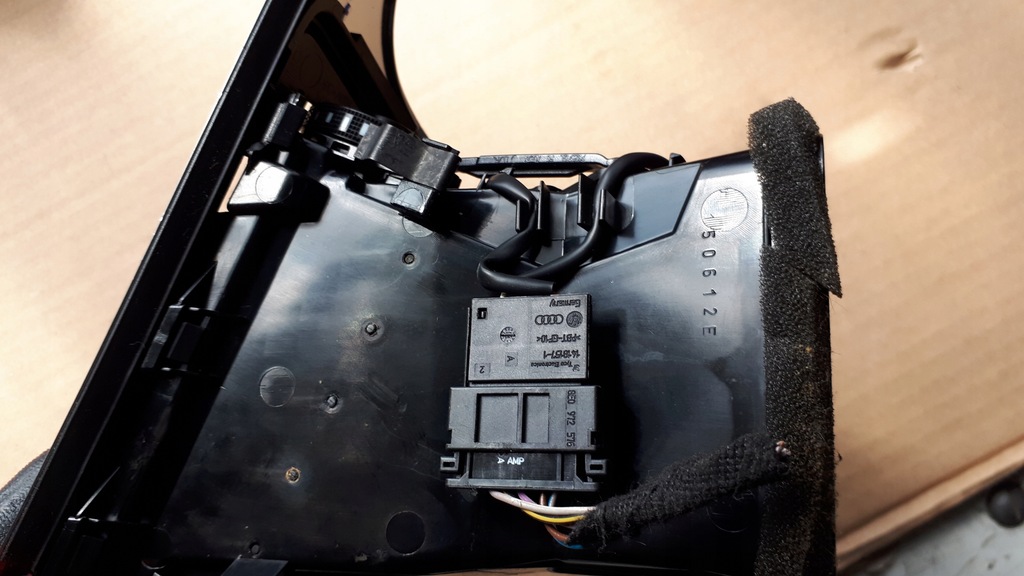 фото №10, A7 4g s7 решётка обдув панели левая 4g1820901