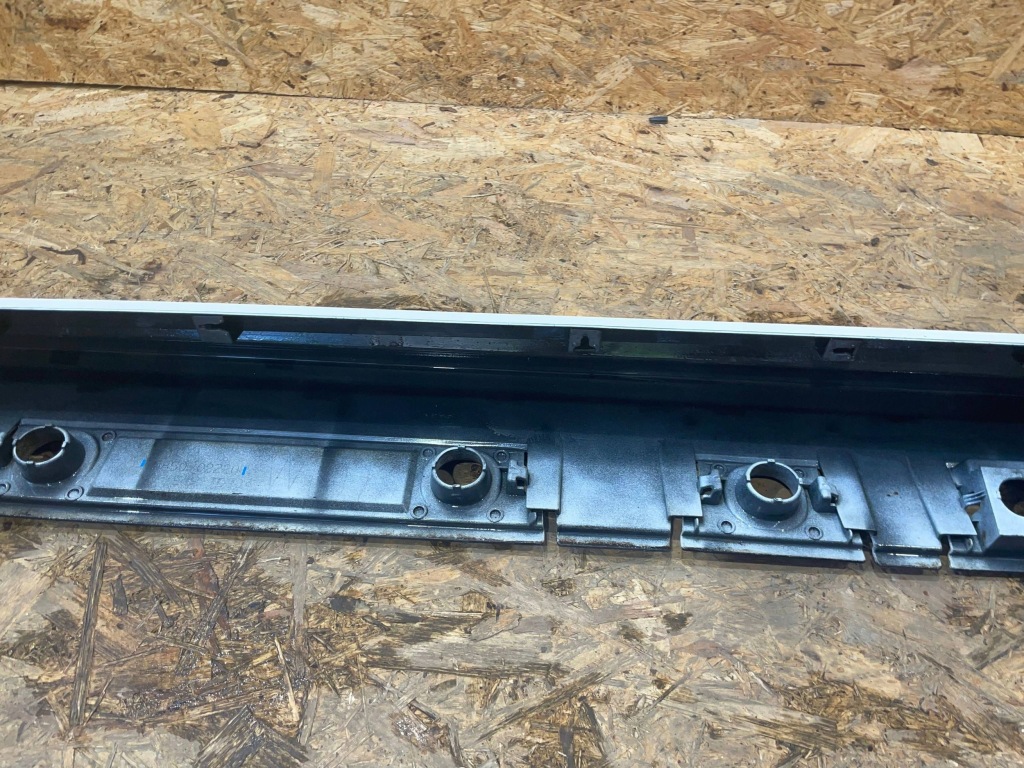 фото №10, Toyota corolla e21 18- kombi молдинг порог левая накладка na порог левый