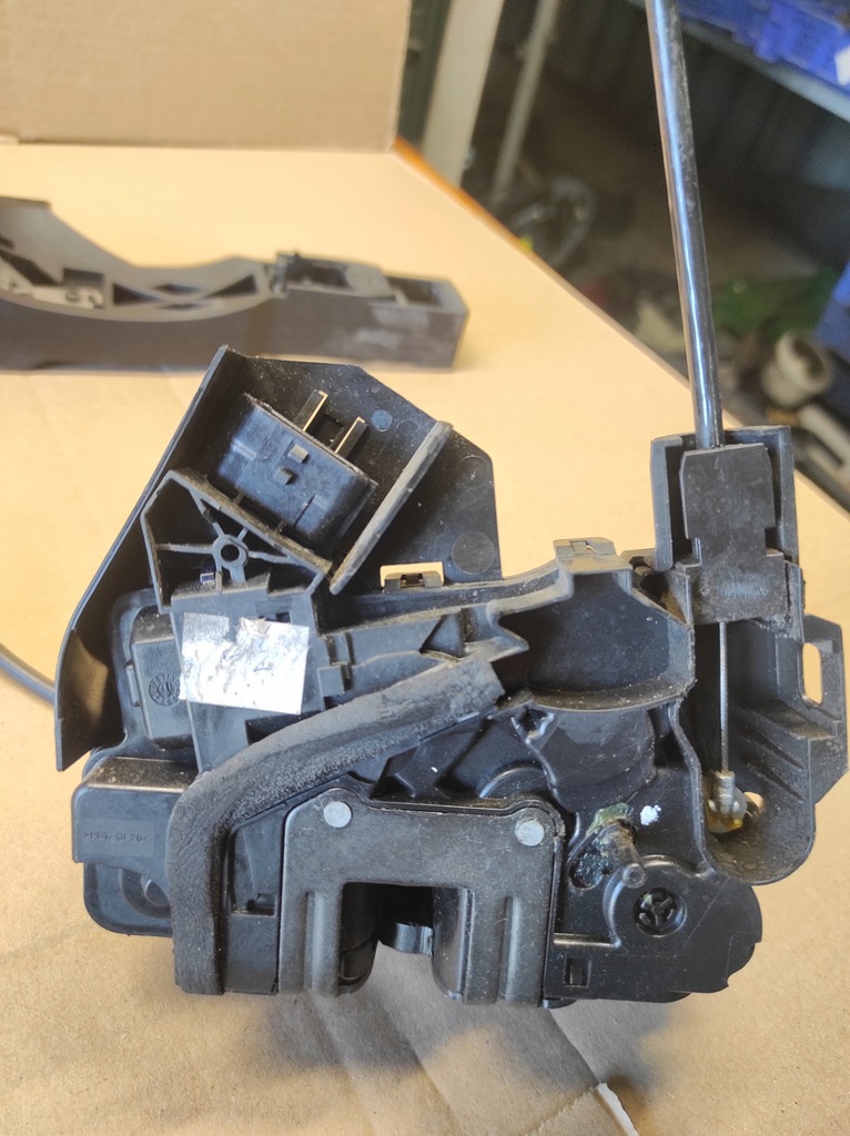 фото №4, Замок дверь левый задняя 4 pin renault talisman 825034043r