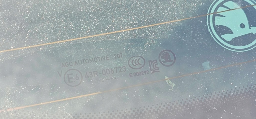 Стекло задний  хэтчбек skoda octavia iv Доставка