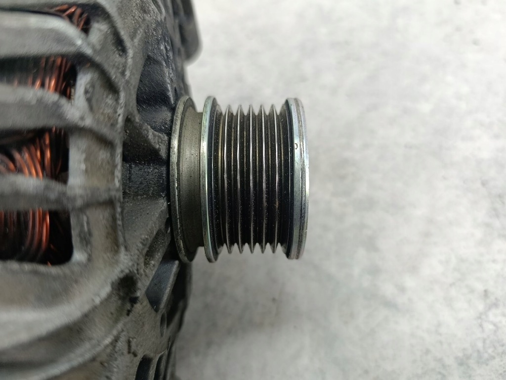 Генератор peugeot 207 v761548480 2612380a tg12c120 210009260 1.6 thp с Разборки