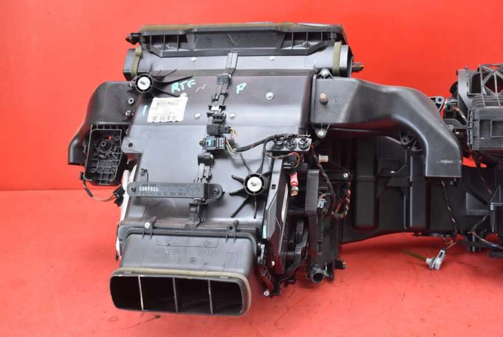Корпус отопителя t1001617t mercedes ml w164 4.0 cdi 306 km 05-08 Недорого