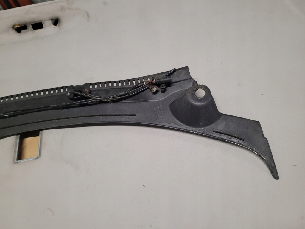 Жабо volkswagen sharan 1 рестайлинг  7m3819401a в Украине