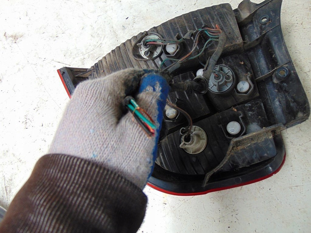 фото №5, Kia shuma i 1.5 00r лампа левый задняя