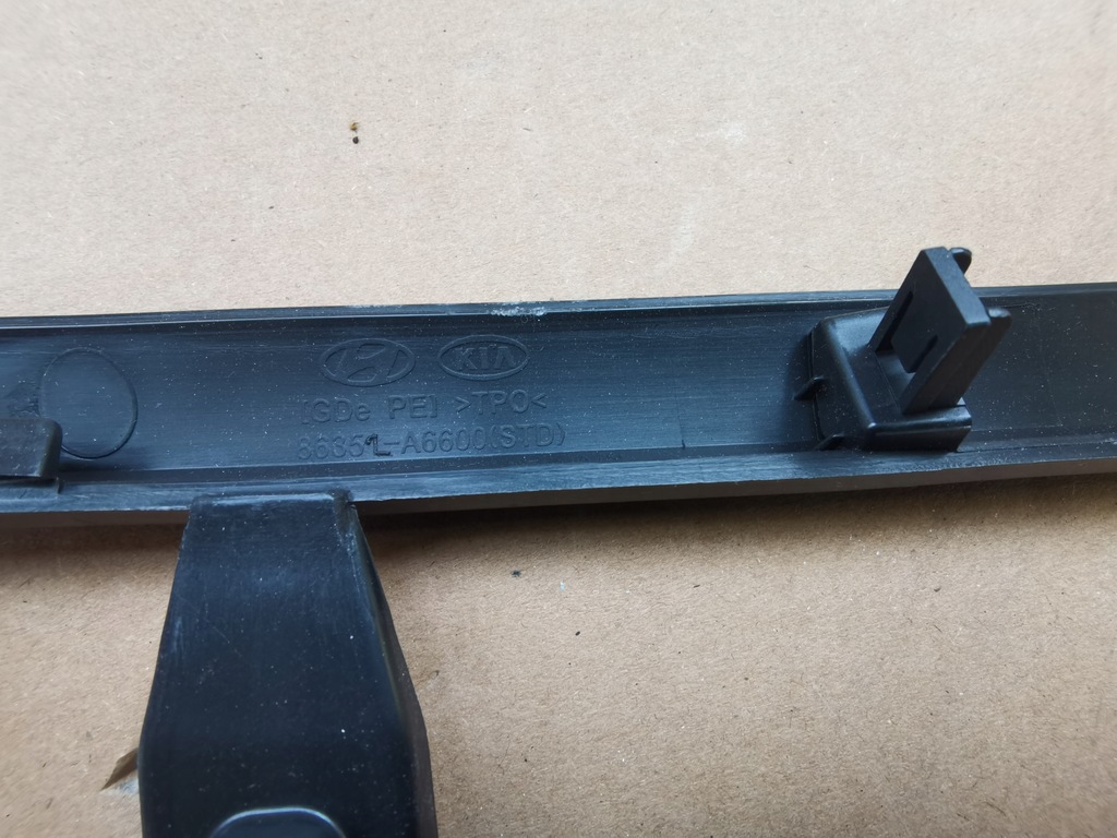 фото №13, Hyundai i30 ii - nowa решётка бампера передний