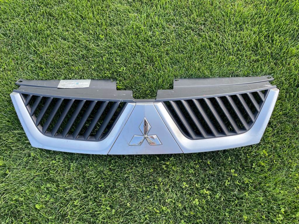 фото №1, Mitsubishi outlander ii 2 решётка радиатора решётка радиатора 7450a037zz