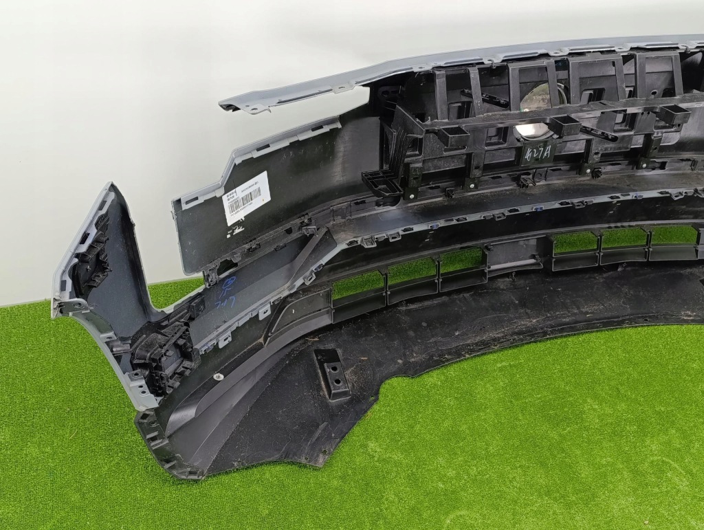 фото №13, Volvo ex30 бампер перед передний усилитель задние