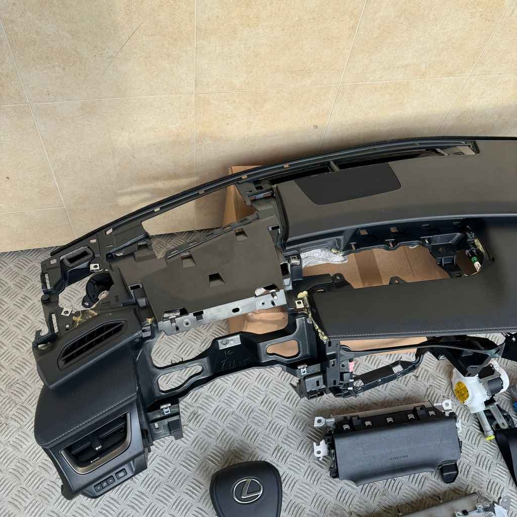 фото №3, Панель приладів комплектна подушка безпеки консоль ремені панель приладів lexus ux 2021 rok