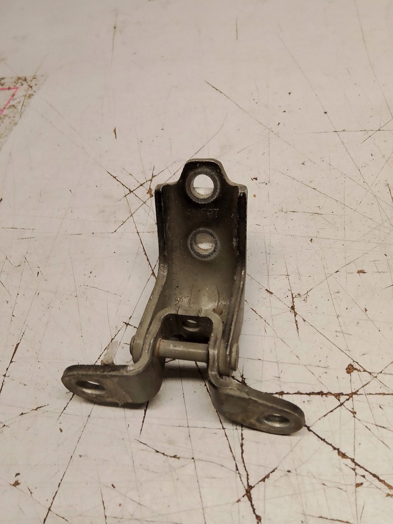 Купить Kia soul петля дверь перед dół 1120075