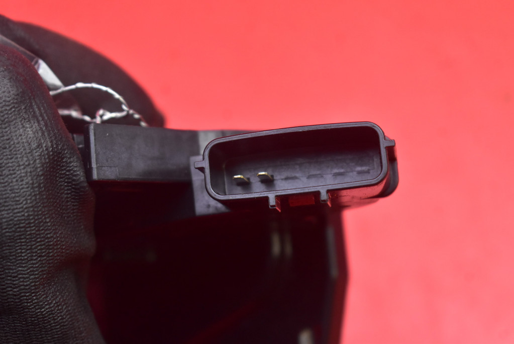 фото №7, Замок дверь правый перед передний eu t80-11510 nissan leaf 1 i ze0 lift 10-17