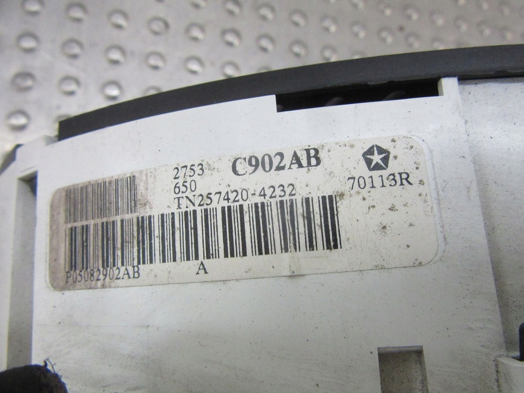 фото №13, Chrysler pacifica i 3.5i 2003/2005 счетчик приборы автоматическая коробка передач