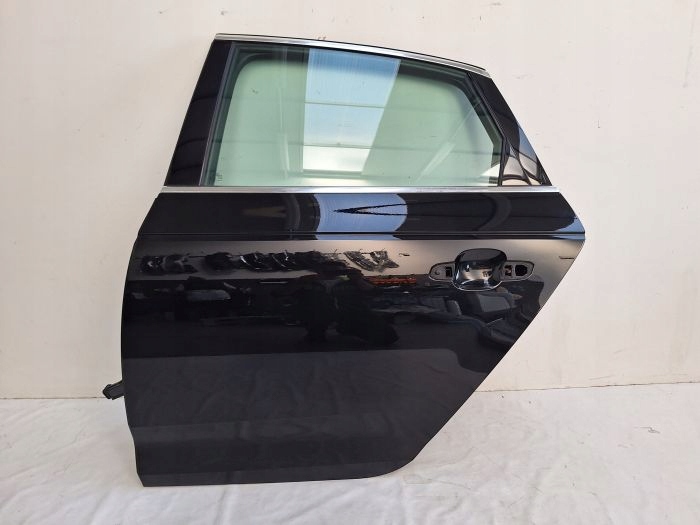 Купити Audi a4 b9 8w седан 2016r двері задній задні ліва ly9t