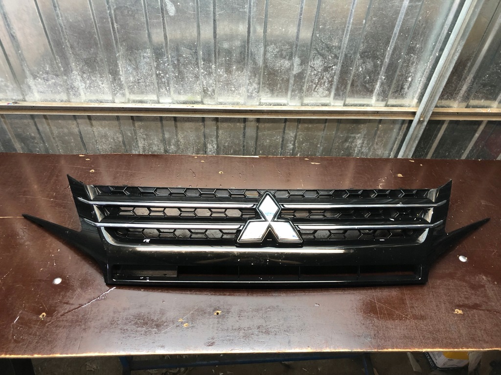 фото №1, Решітка радіатора mitsubishi space star iii