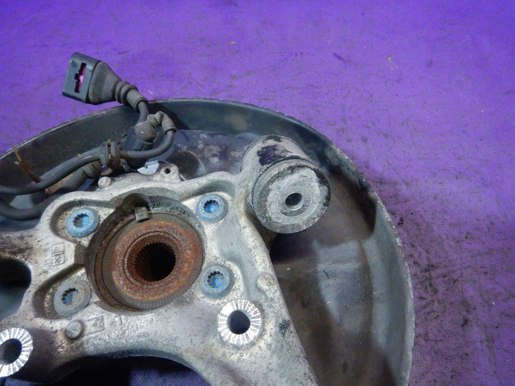 фото №5, Audi a8 d3 4,0tdi поворотный кулак задняя левая датчик abs