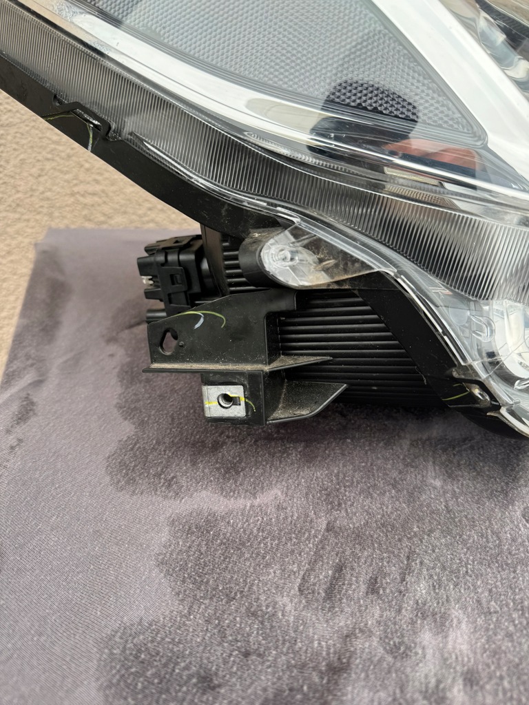 фото №14, Mitsubishi space star lift 19- комплект лампа правая i левая