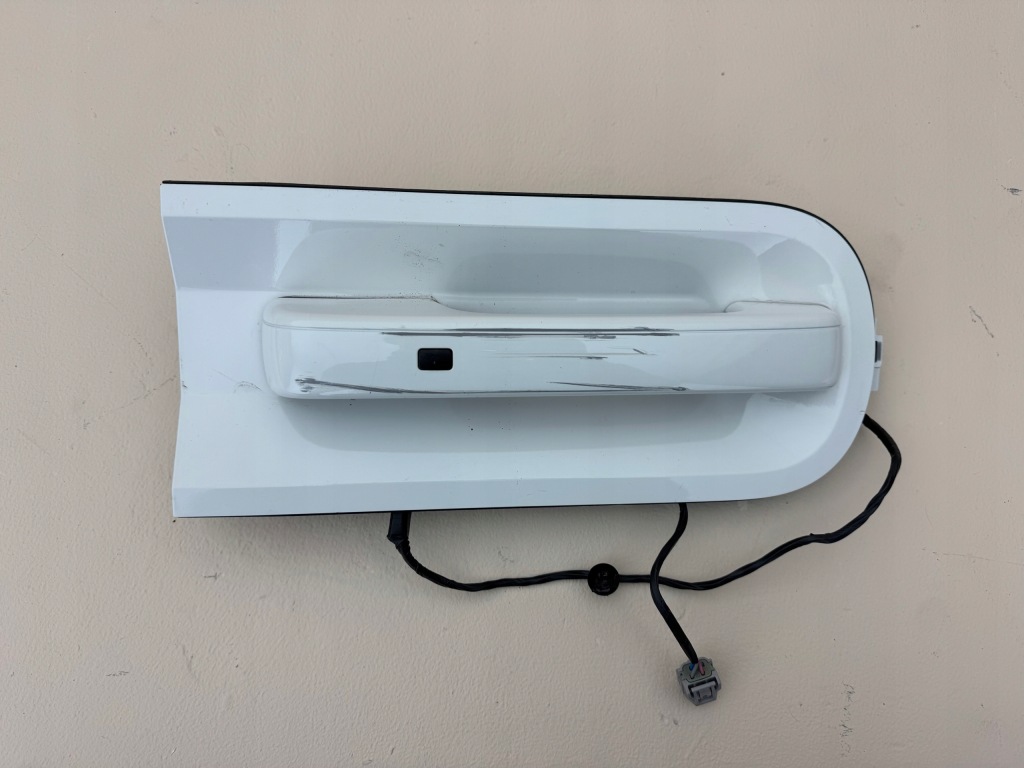 Купити Hyundai staria 21r- ручка дверей права зовнішня перед