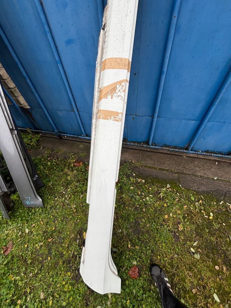 фото №4, 254 volvo v40 молдинг поріг ліва білий ryski