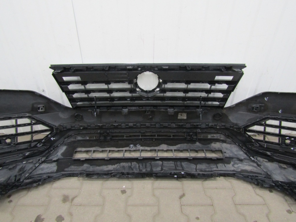 Бампер передок  передний vw touareg 3 3 760 18- в Украине