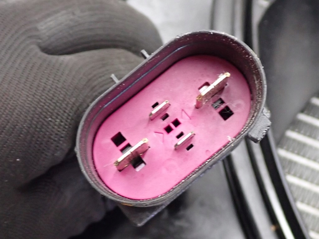 Комплект радиатор воды кондиционер вентилятор seat ateca 1.4 tsi 17r Доставка