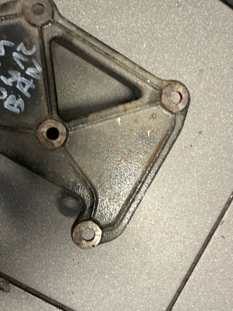 фото №6, Кронштейн генератора vw phaeton 6.0 w12 420km ban 07d903339c