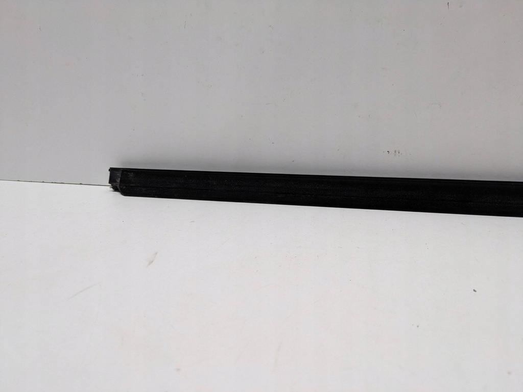 фото №6, Направляющая стекло дверь передних сторона правая audi q6 e-tron 85h837476c