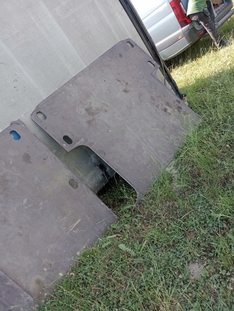 фото №1, Плита пол обшивки vw crafter ii 7c0 gls