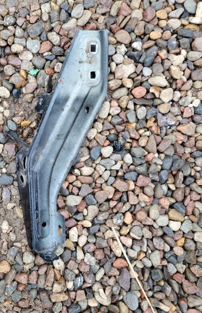 фото №1, Кронштейн поперечина перед renault twingo iii 631439060r