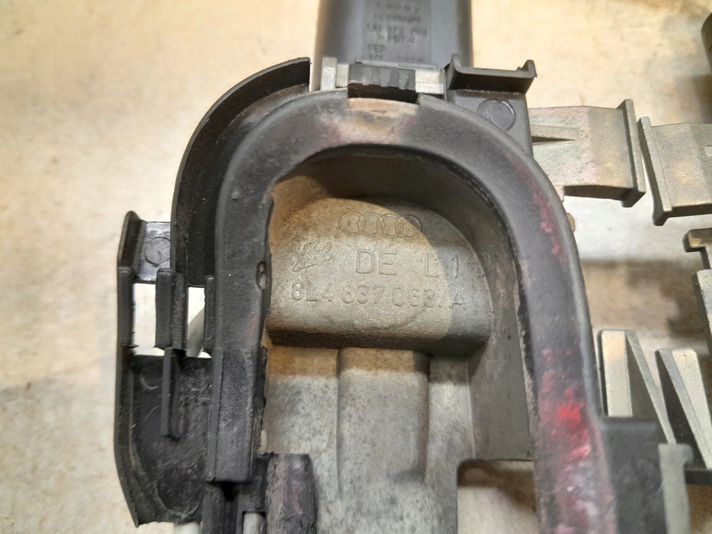 фото №8, Кронштейн ручка комплект перед a3 8l 8l4837064a