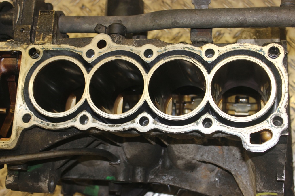 фото №6, Блок двигуна dół піддон nissan note 1.4 b cr14