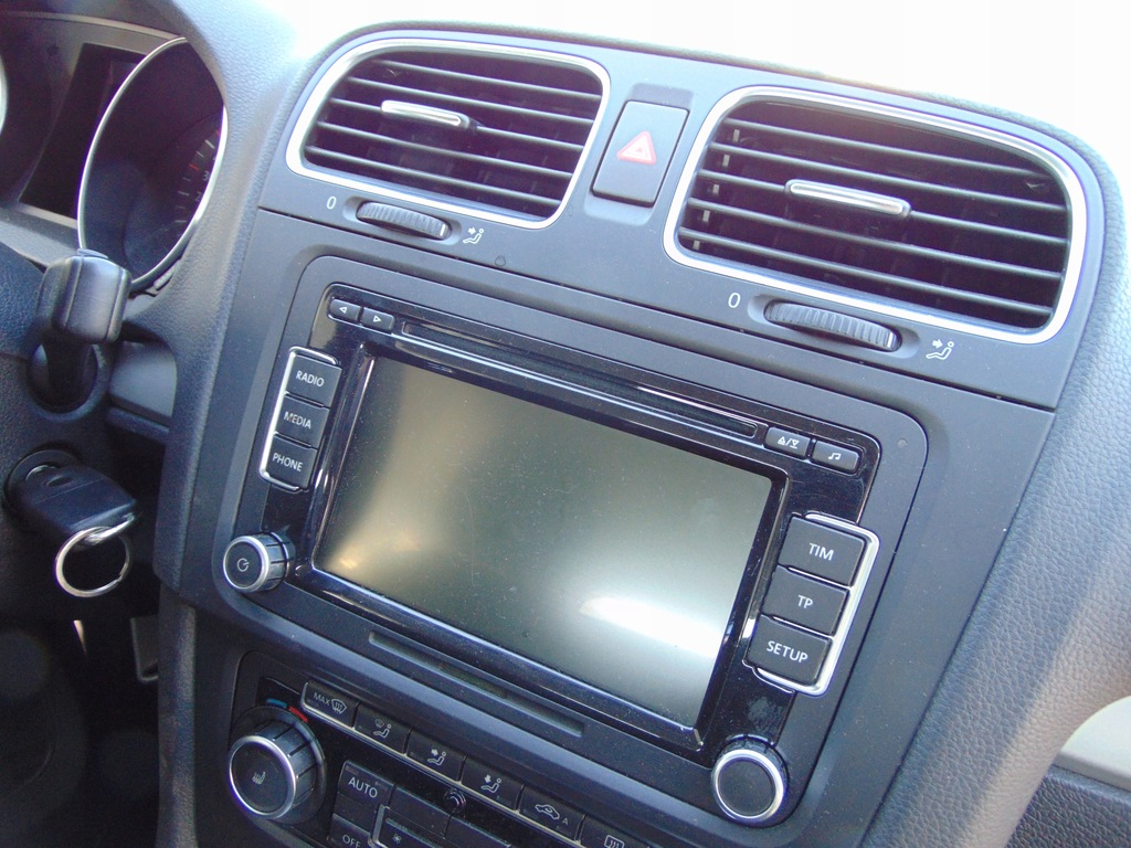 фото №1, Радио заводской cd sd оригинальные vw golf vi