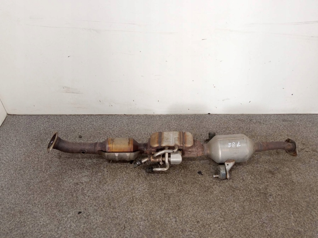 фото №1, Фільтр часток твердих каталізатор 1.8 plug-in xw50 dpf fap toyota prius iv