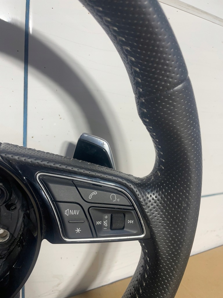 фото №7, Audi rs4 rs5 8w повітропровід шкіра пелюстки перемикання зрізана