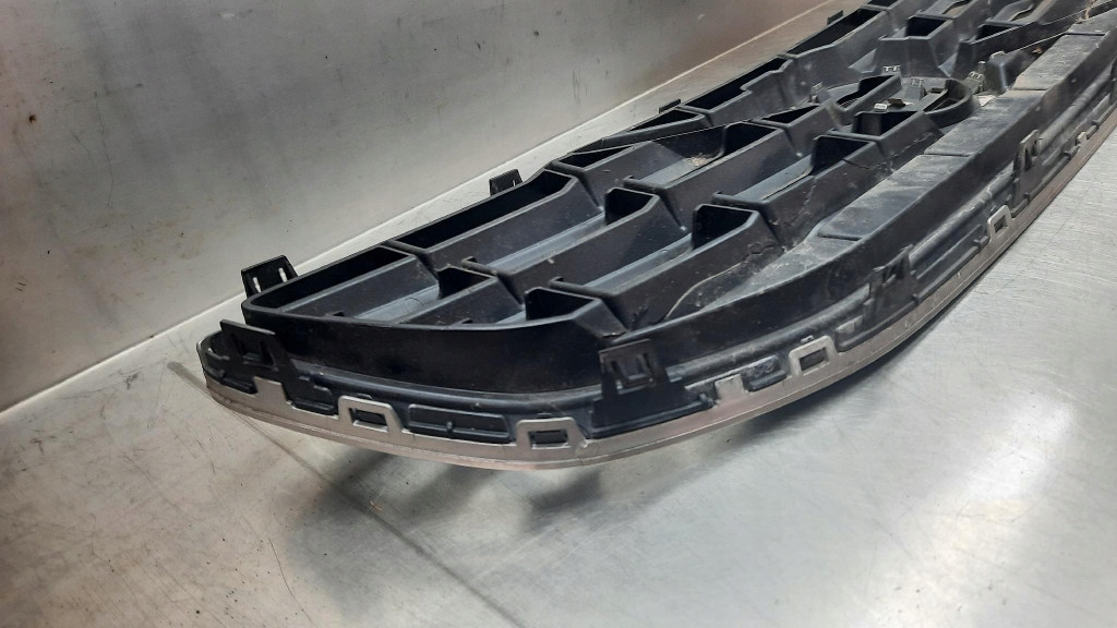 фото №13, Решётка радиатора решётка радиатора решётка радиатора оригинальный номер 31353120 volvo v40 ii 12-19r повреждённый