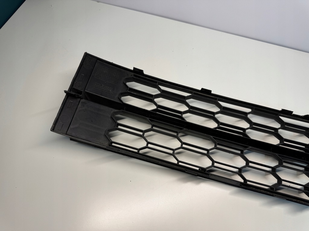 фото №5, Skoda octavia iii решётка бампера передняя 5e0853677j