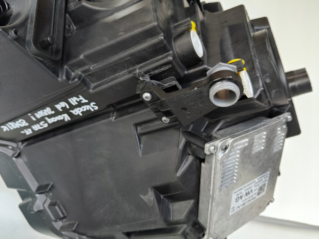 фото №8, Лампа правая фара skoda karoq 57a 17- full led