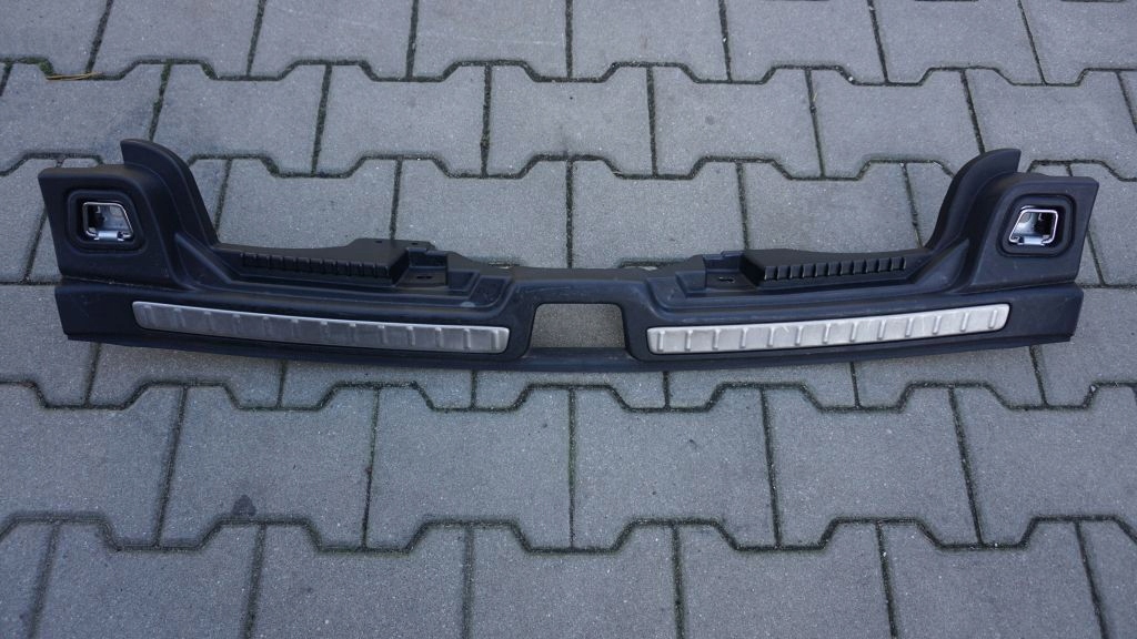 Купити Volvo v60 ii захист обшивка пластик поперечина задній багажника 32239847 32239846